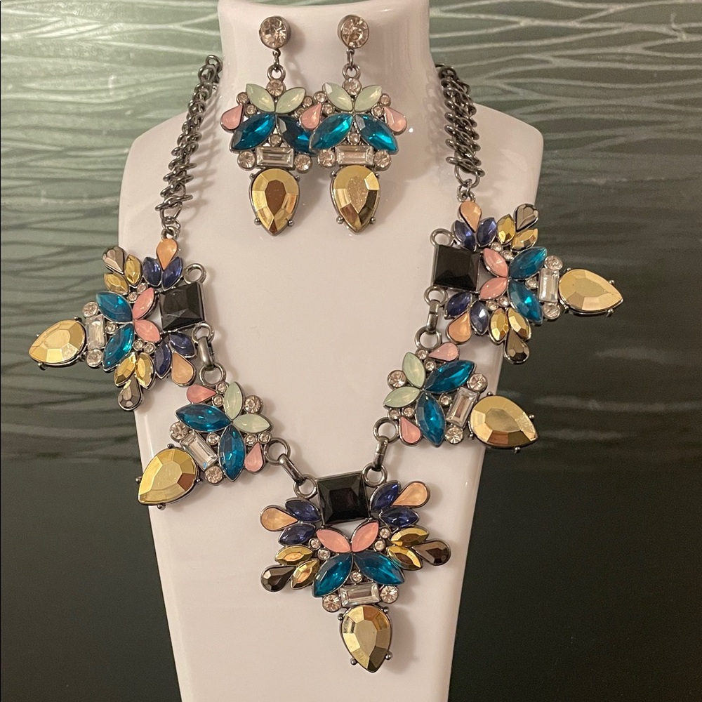 Fashion Multicolor Statement Necklace and Earring Set